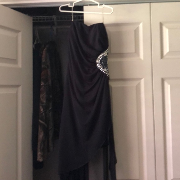 Dress - Picture 1 of 3